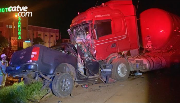 Condutor morre em colisão frontal com caminhão na BR-369 em Cascavel